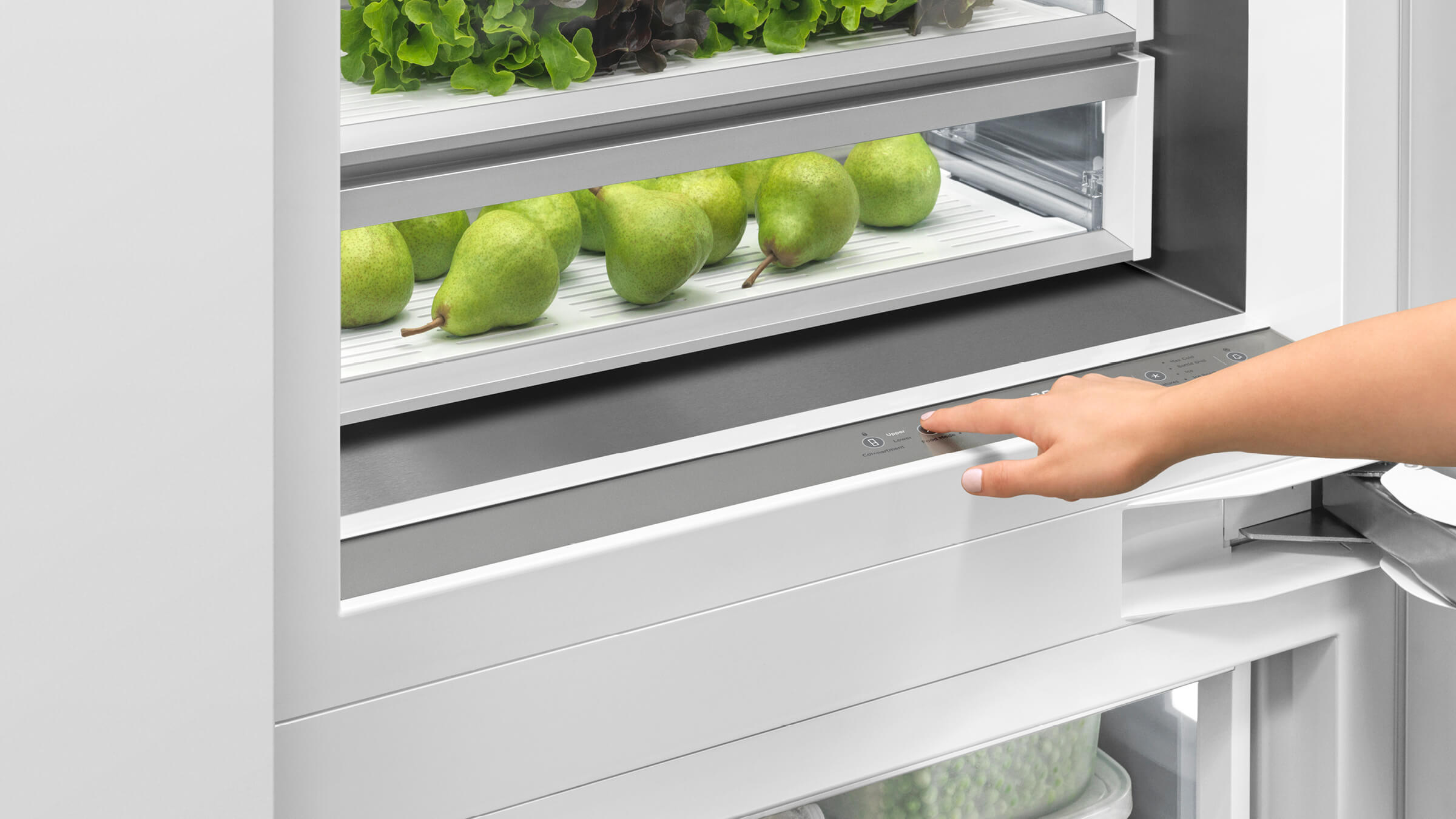 61cm Series 11 Integrated Refrigerator Freezer, Ice & Water