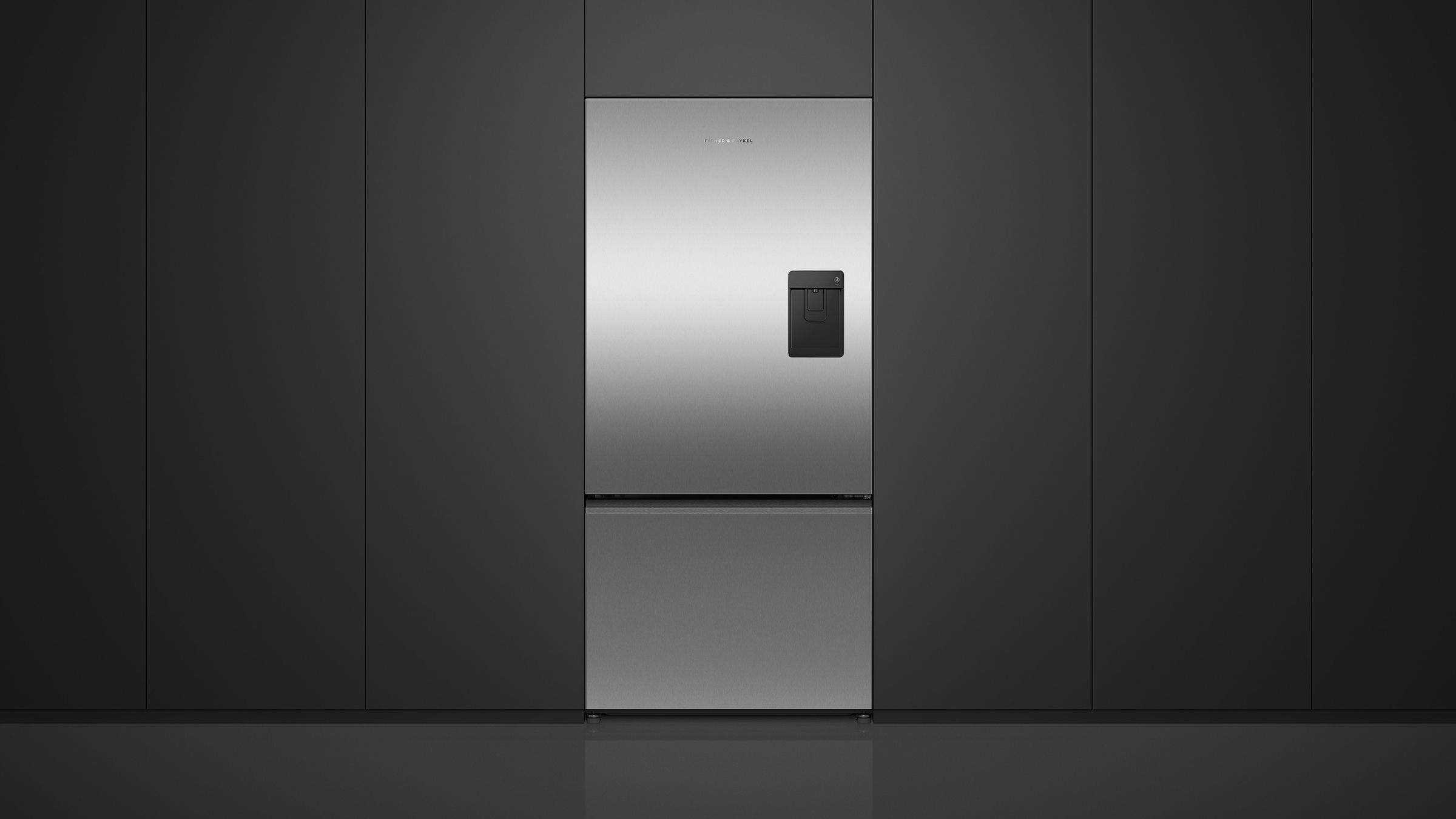 18.2cu ft Series 7 Refrigerator Freezer, Ice & water - RF178WRNUX1