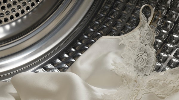 PROTECT SILK FROM TANGLING