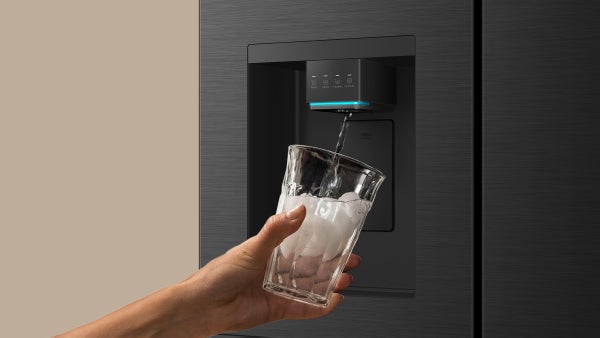 Fully sealed ice making for refreshing drinks